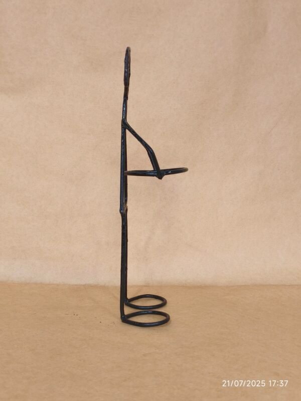 IMG_20250721_173718 Niña porta maceta