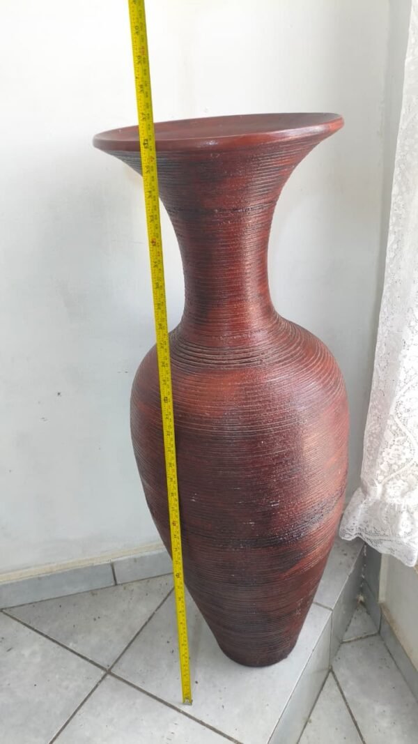 WhatsApp Image 2026-04-15 at 2.36.18 PM (1) JARRÓN DE BARRO GRANDE